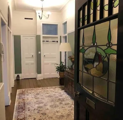 شقة Spacious 3 Bed Flat In The Heart Of The West End.