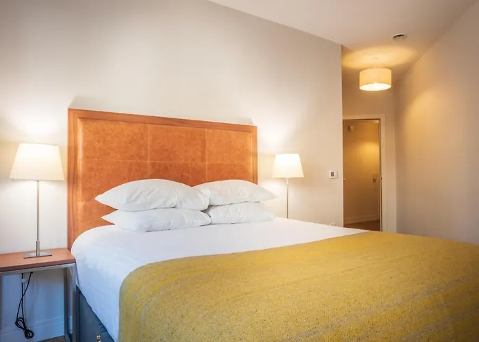 Premier Bath Street Apartman