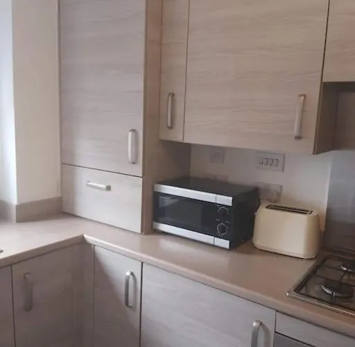 City, Celtic Park & Emirates Stadium Apartment, For Families Or Age Over 23 Apartman Glasgow