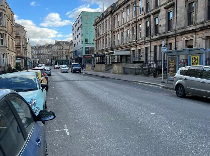 Sauchiehall Street West End גלאזגו