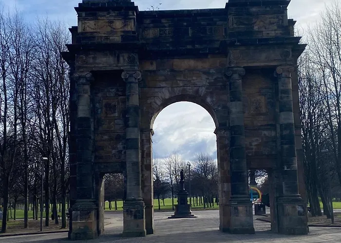 Inviting 1-bed In Merchant City Glasgow