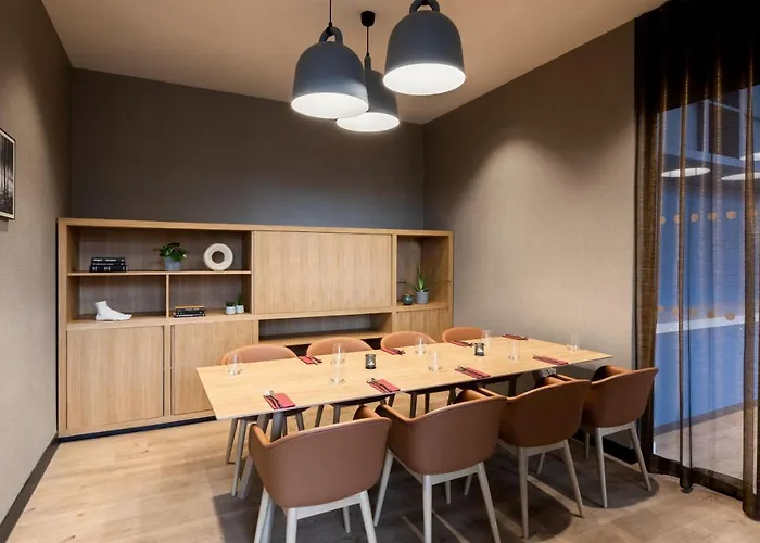 מלון Courtyard By Marriott Sec 4*