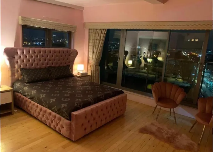 Apartament Designer Penthouse With Riverviews - G1 Centre, 3 Bedrooms, 2 Bathrooms, 1 Living / Kitchen. Full Floor, Wrap Around Terrace, Panoramic Views, Off Station / Buchanan Street Glasgow