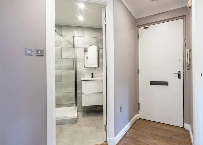 ** Modern Merchant 1 Bed With Free Parking **