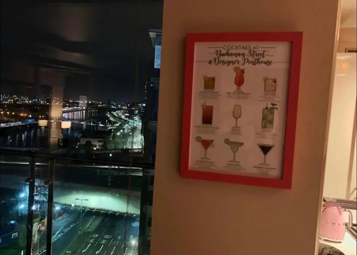 Designer Penthouse With Riverviews - G1 Centre, 3 Bedrooms, 2 Bathrooms, 1 Living / Kitchen. Full Floor, Wrap Around Terrace, Panoramic Views, Off Station / Buchanan Street * Glasgow