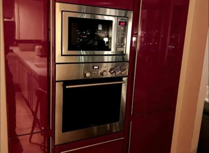 Designer Penthouse With Riverviews - G1 Centre, 3 Bedrooms, 2 Bathrooms, 1 Living / Kitchen. Full Floor, Wrap Around Terrace, Panoramic Views, Off Station / Buchanan Street Appartamento