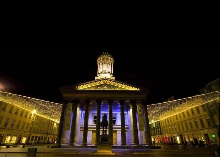 Designer Penthouse With Riverviews - G1 Centre, 3 Bedrooms, 2 Bathrooms, 1 Living / Kitchen. Full Floor, Wrap Around Terrace, Panoramic Views, Off Station / Buchanan Street