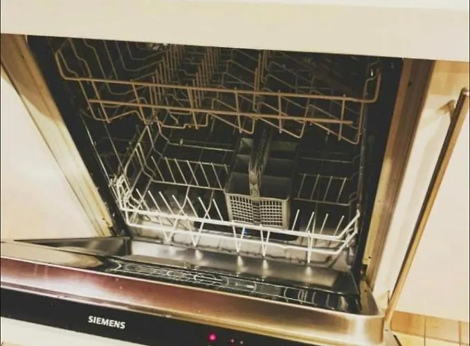 Designer Penthouse With Riverviews - G1 Centre, 3 Bedrooms, 2 Bathrooms, 1 Living / Kitchen. Full Floor, Wrap Around Terrace, Panoramic Views, Off Station / Buchanan Street Glasgow