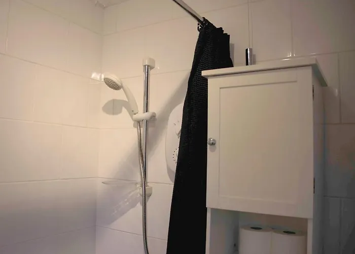 The Kelvin - Peaceful West End River View