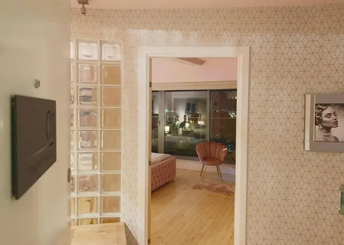 Appartamento Designer Penthouse With Riverviews - G1 Centre, 3 Bedrooms, 2 Bathrooms, 1 Living / Kitchen. Full Floor, Wrap Around Terrace, Panoramic Views, Off Station / Buchanan Street Glasgow