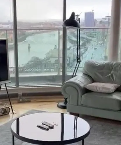 Designer Penthouse With Riverviews - G1 Centre, 3 Bedrooms, 2 Bathrooms, 1 Living / Kitchen. Full Floor, Wrap Around Terrace, Panoramic Views, Off Station / Buchanan Street Apartament