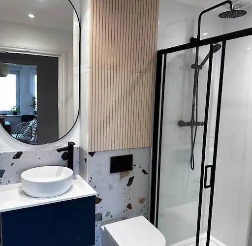 3 Bedroom/3 Bathroom Large Flat Near Ovo Hydro Διαμέρισμα *