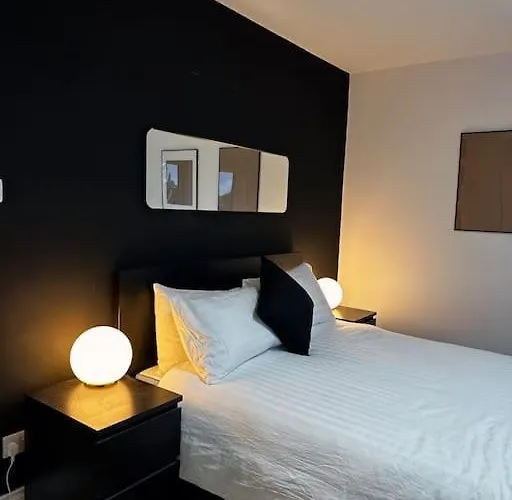 3 Bedroom/3 Bathroom Large Flat Near Ovo Hydro * Γλασκώβη