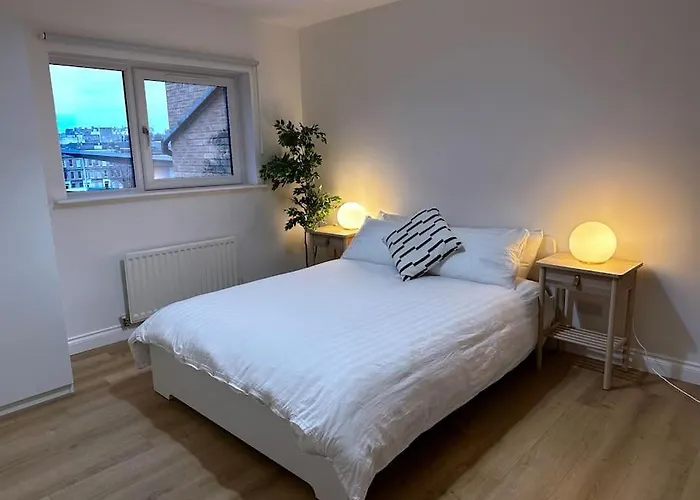 3 Bedroom/3 Bathroom Large Flat Near Ovo Hydro Апартаменты Глазго