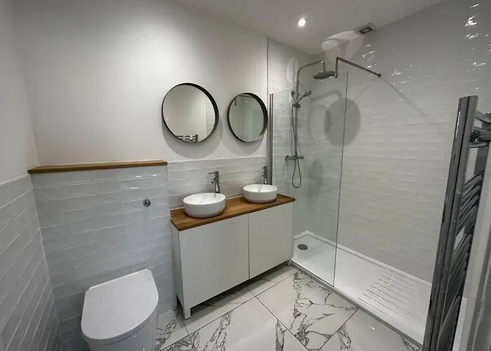 Διαμέρισμα 3 Bedroom/3 Bathroom Large Flat Near Ovo Hydro