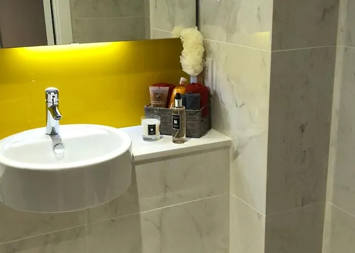 Modern Living At Riverside In The Heart Of Appartement *