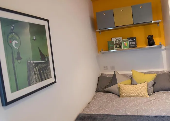 Modern Living At Riverside In The Heart Of Appartement