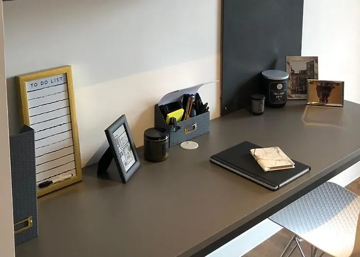 Apartamento Modern Living At Riverside In The Heart Of