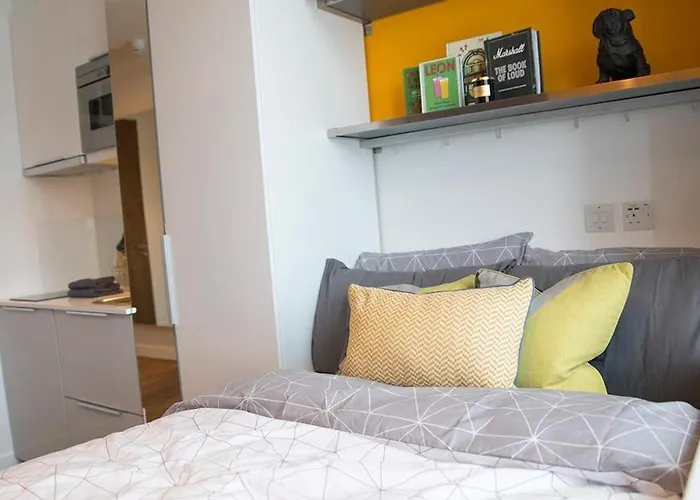 Modern Living At Riverside In The Heart Of * غلاسغو