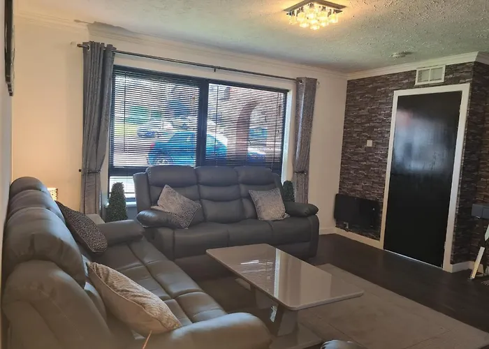 Travel Host 3 Bedroom House With Free Parking Βίλα Γλασκώβη