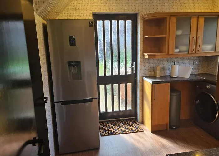 Travel Host 3 Bedroom House With Free Parking Γλασκώβη