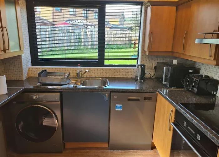 Travel Host 3 Bedroom House With Free Parking Γλασκώβη