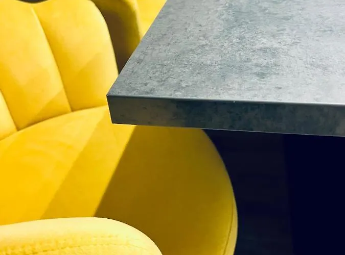 בית נופש Executive Triplex House, 3 Bedroom 3 Bathrooms 1 Living Kitchen - Huge Terrace For Master Bedroom - Private E Parking Lez Congestion Zone Free - Garden - 5 Mins Drive To Centre Station *