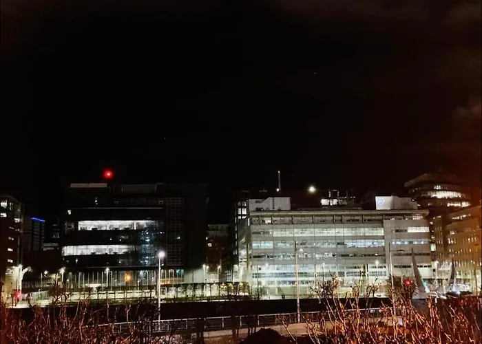 Appartamento Centre Flat With River Views And Parking