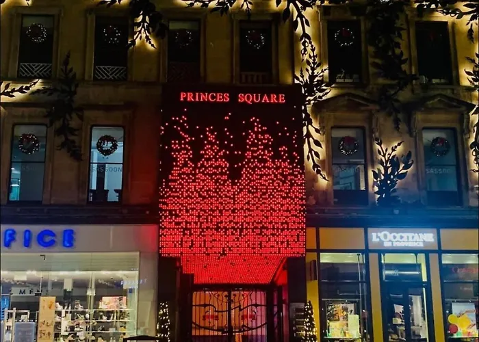 Centre Flat With River Views And Parking Daire Glasgow