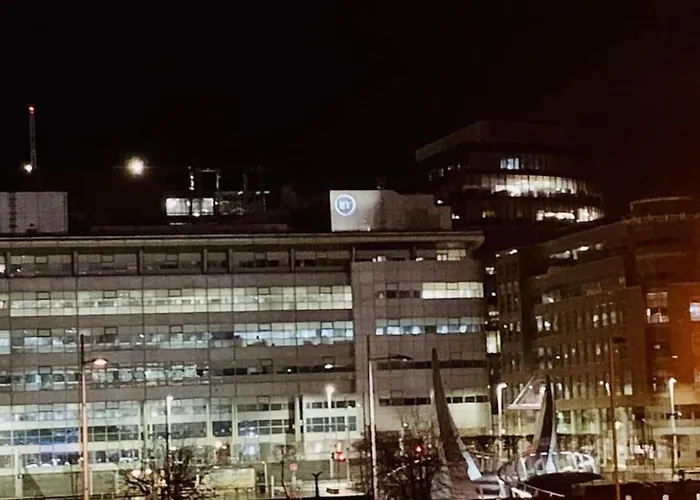 Apartamento Centre Flat With River Views And Parking