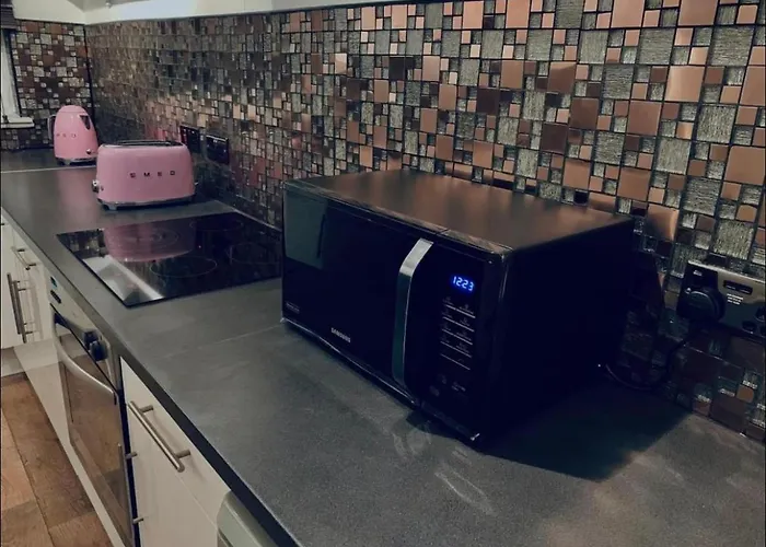 City Centre Flat With River Views And Parking * Glasgow