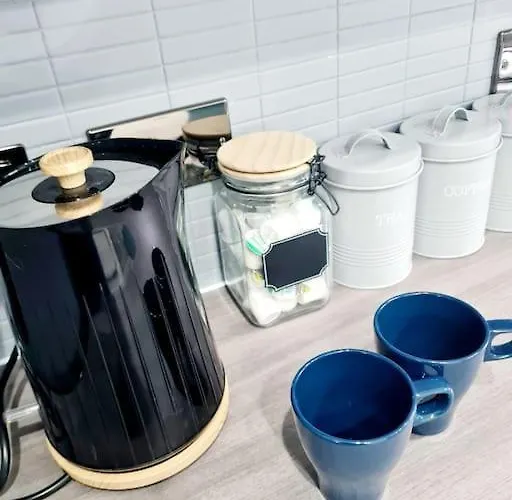 Spacious 5bed House, Free Parking, No Party ! Holiday home Glasgow