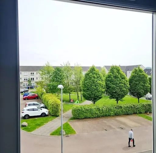 Σπίτι διακοπών Spacious 5bed House, Free Parking, No Party !