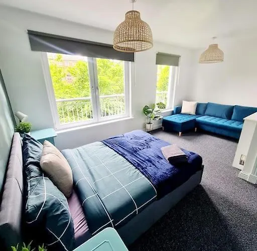 Spacious 5bed House, Free Parking, No Party ! Σπίτι διακοπών Γλασκώβη