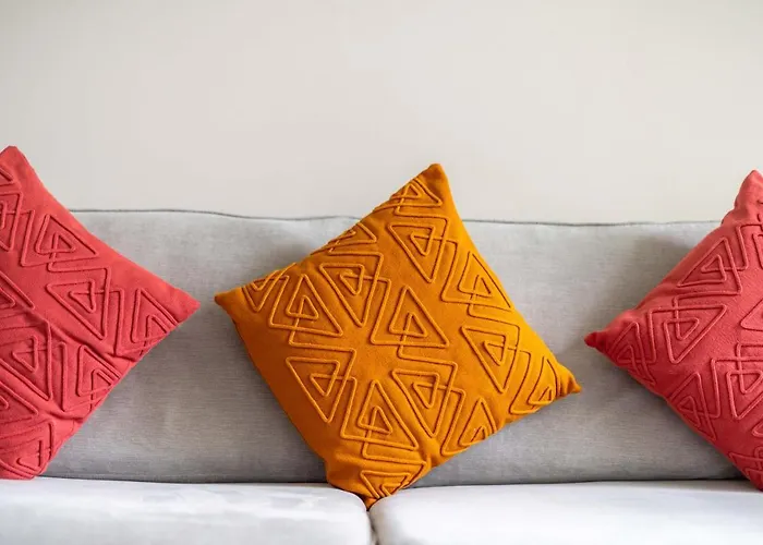 4 Bedrooms Homely House - Sleeps 6 Comfortably With 6 Double Beds,glasgow, Free Street Parking, Business Travellers, Contractors, & Holiday-goers, Near Major Transport Links In & Centre, Perfect For Common Wealth Games 2026 Appartamento Glasgow