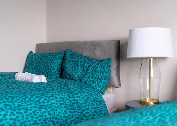 4 Bedrooms Homely House - Sleeps 6 Comfortably With 6 Double Beds,glasgow, Free Street Parking, Business Travellers, Contractors, & Holiday-goers, Near Major Transport Links In & Centre, Perfect For Common Wealth Games 2026 Appartement