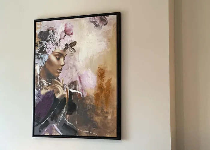 4 Bedrooms Homely House - Sleeps 6 Comfortably With 6 Double Beds,glasgow, Free Street Parking, Business Travellers, Contractors, & Holiday-goers, Near Major Transport Links In & Centre, Perfect For Common Wealth Games 2026 Glasgow