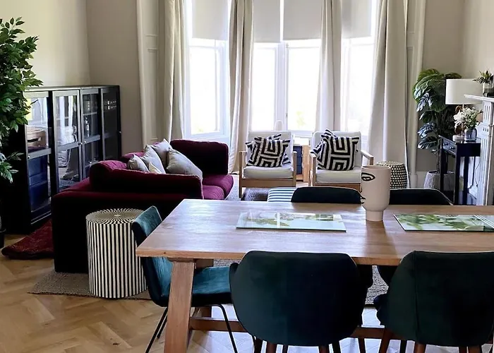 Stunning 3 Bedroom Victorian Near Pollok Country Park Διαμέρισμα