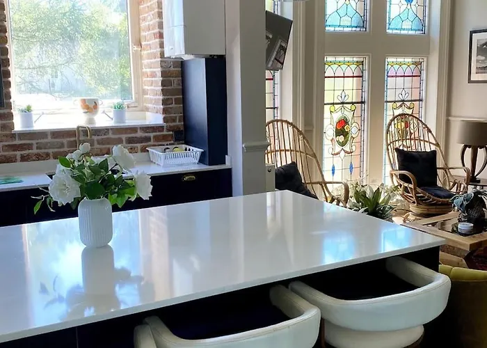 Stunning 3 Bedroom Victorian Near Pollok Country Park *