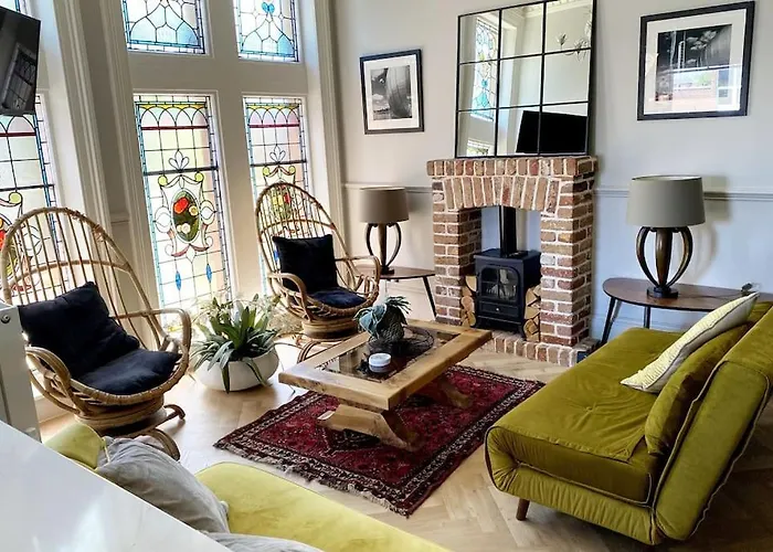 Stunning 3 Bedroom Victorian Near Pollok Country Park * Глазго