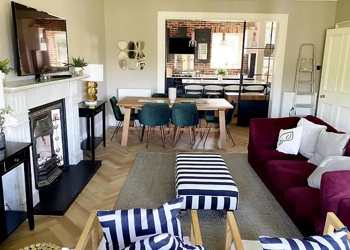 Stunning 3 Bedroom Victorian Near Pollok Country Park Διαμέρισμα