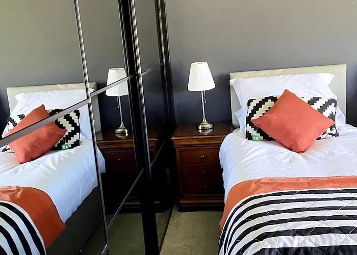 Stunning 3 Bedroom Victorian Near Pollok Country Park