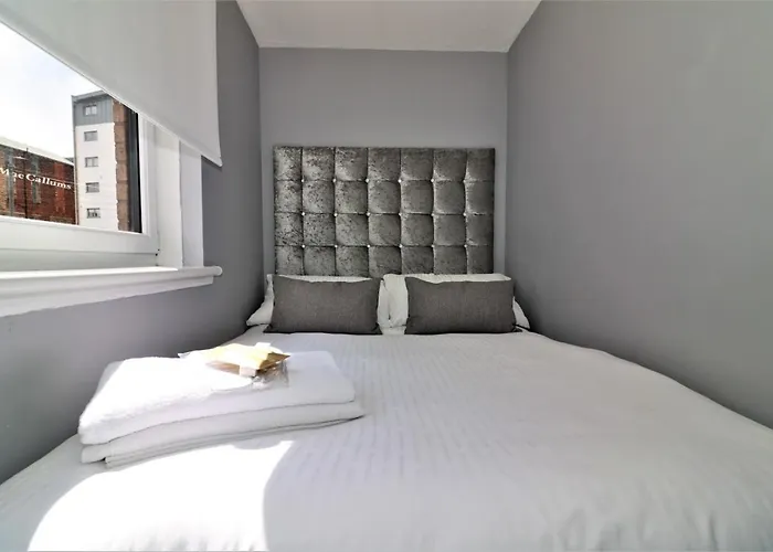 2 Bedroom At Secc Hydro Free Parking *