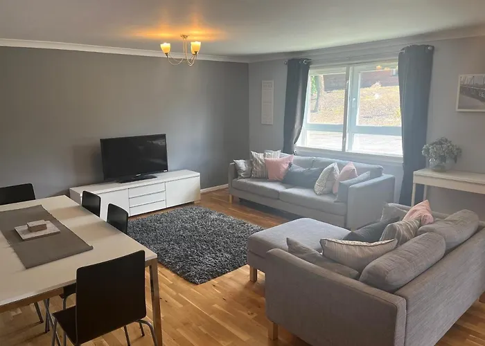 Flat Two, 212 Eaglesham Road, East Kilbride, * غلاسغو