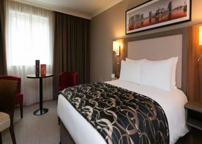 Отель Clayton 4*