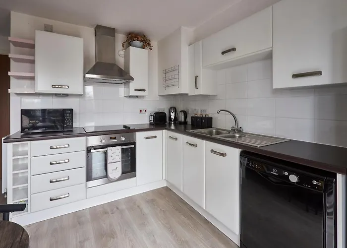 Apartment Host & - London Avenue *