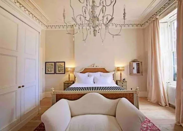 Of Joy - 3 Bedroom With Private Garden