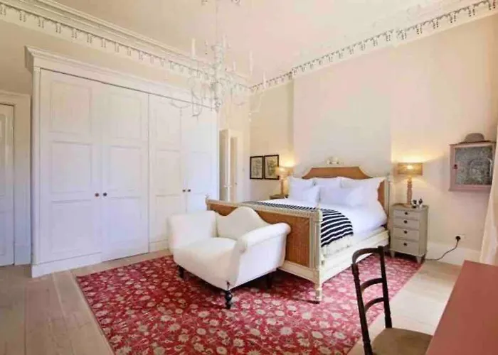 Of Joy - 3 Bedroom With Private Garden Apartment