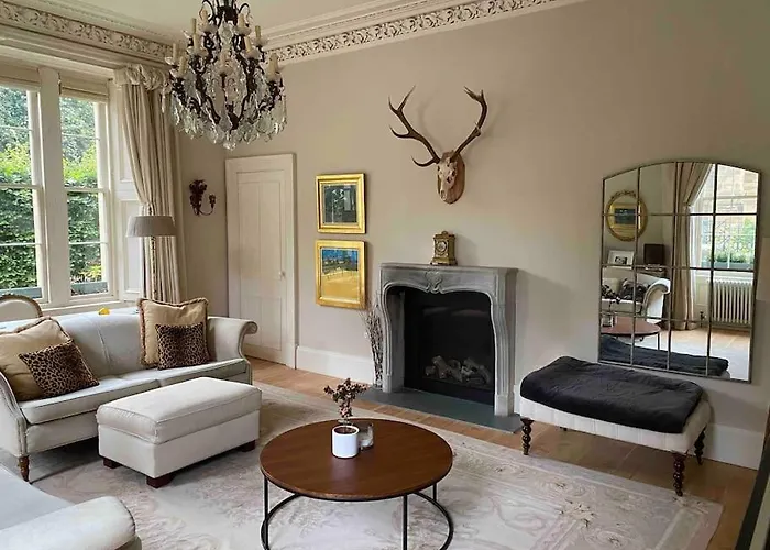 Apartamento Of Joy - 3 Bedroom With Private Garden