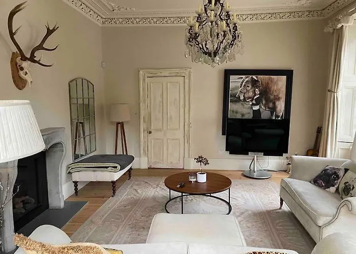 Of Joy - 3 Bedroom With Private Garden *